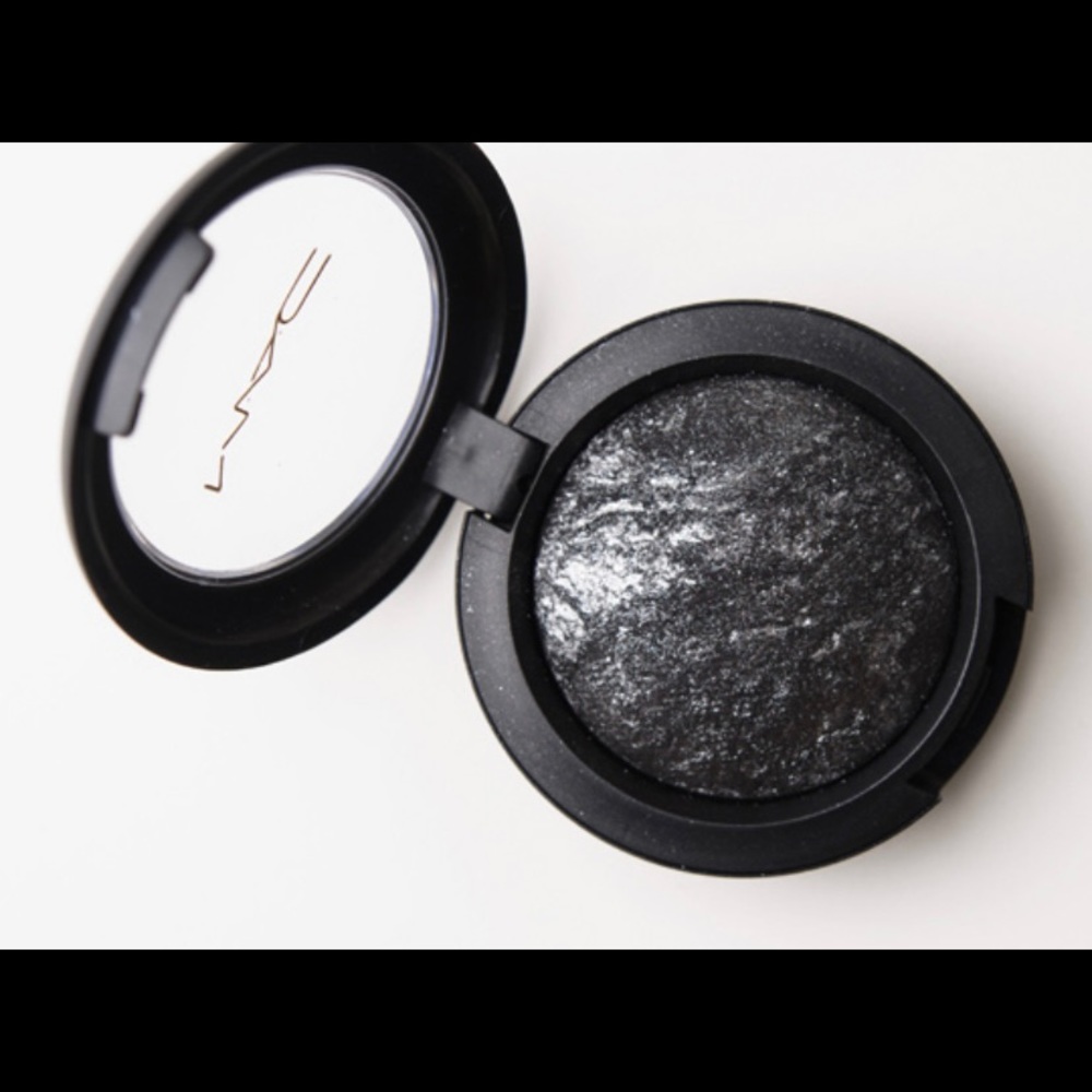 MAC Mineralize Eye Shadow - Cinderfella